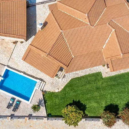 Villa La Isla With Private Pool Mouzákion